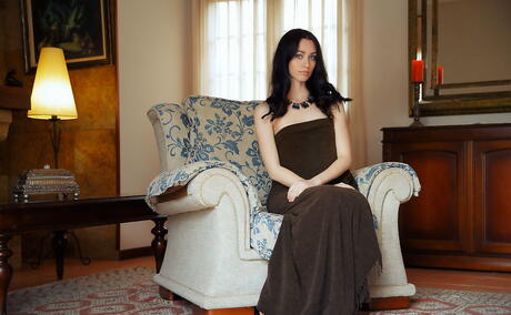 Sexy hungarian brunette teen Zsanett Tormay loves some hot foot fetish 